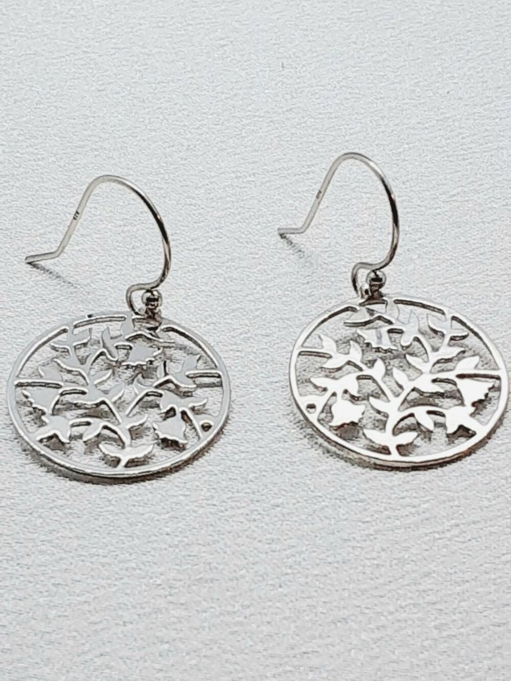 NEW Holly Yashi silver round cut-out earrings - Picture 3 of 12